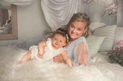 Elodie Thevenot Photographe Spécialisée Maternité, Naissance et grand bébé